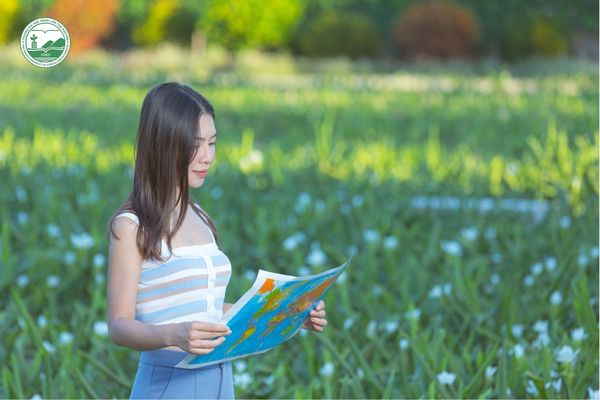 Con gái có nên học Quản lý đất đai không